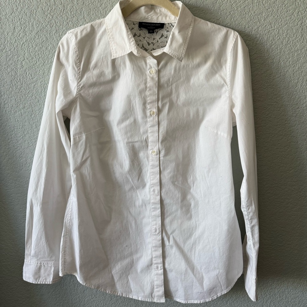 Fitted white button up